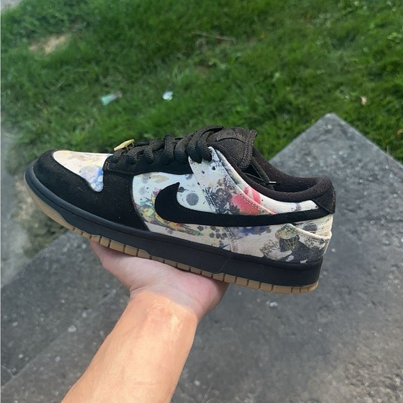 Nike dunk low x supreme ramallzee size 9.5 - Picture 2 of 4